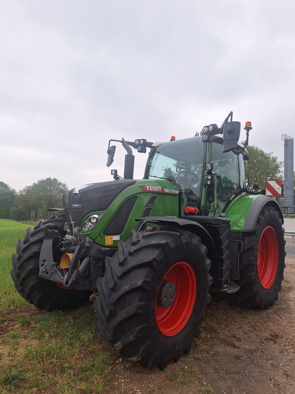 Traktor типа Fendt 718 Gen6, Gebrauchtmaschine в Südlohn (Фотография 1)