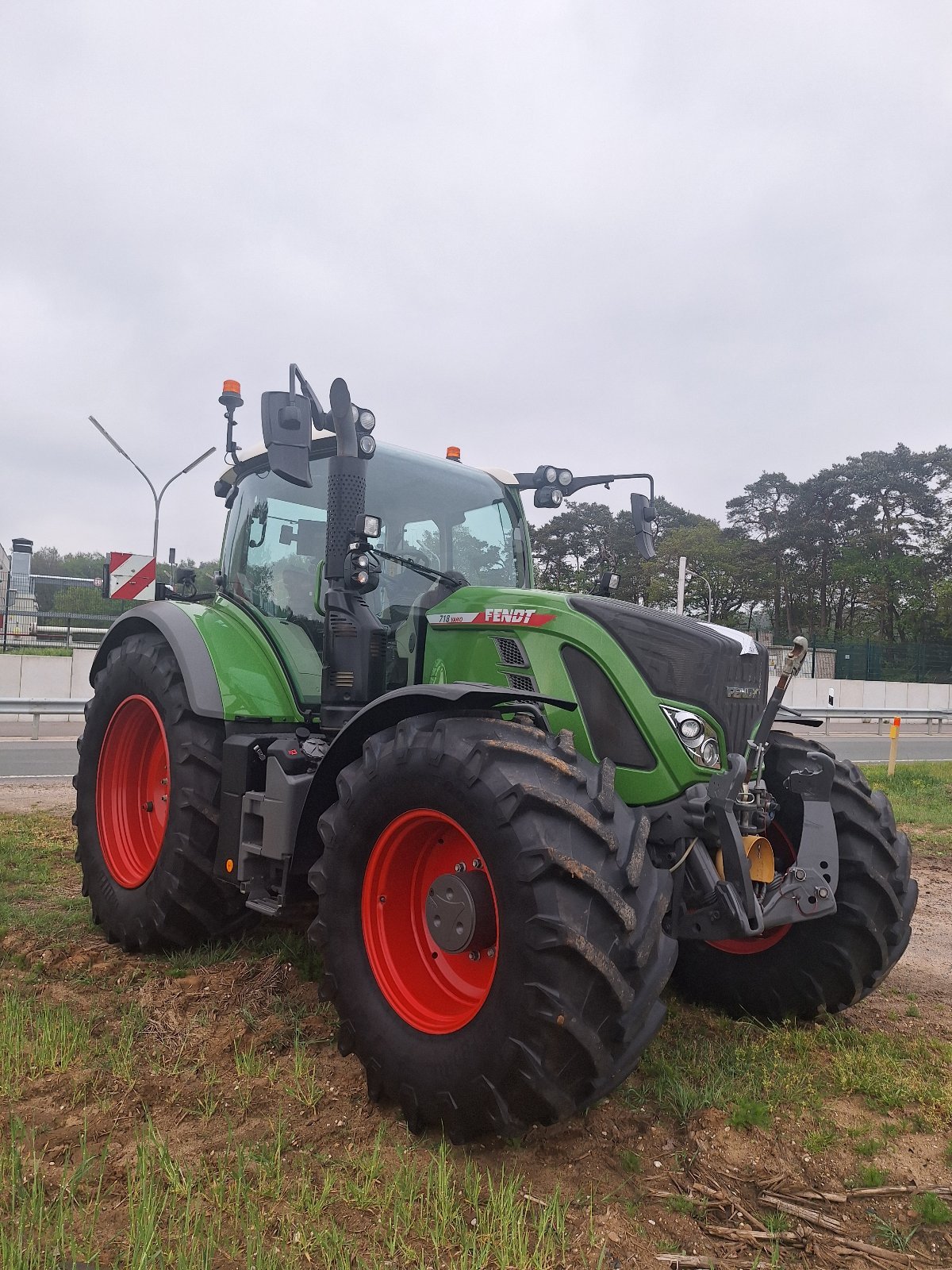 Traktor типа Fendt 718 Gen6, Gebrauchtmaschine в Südlohn (Фотография 2)