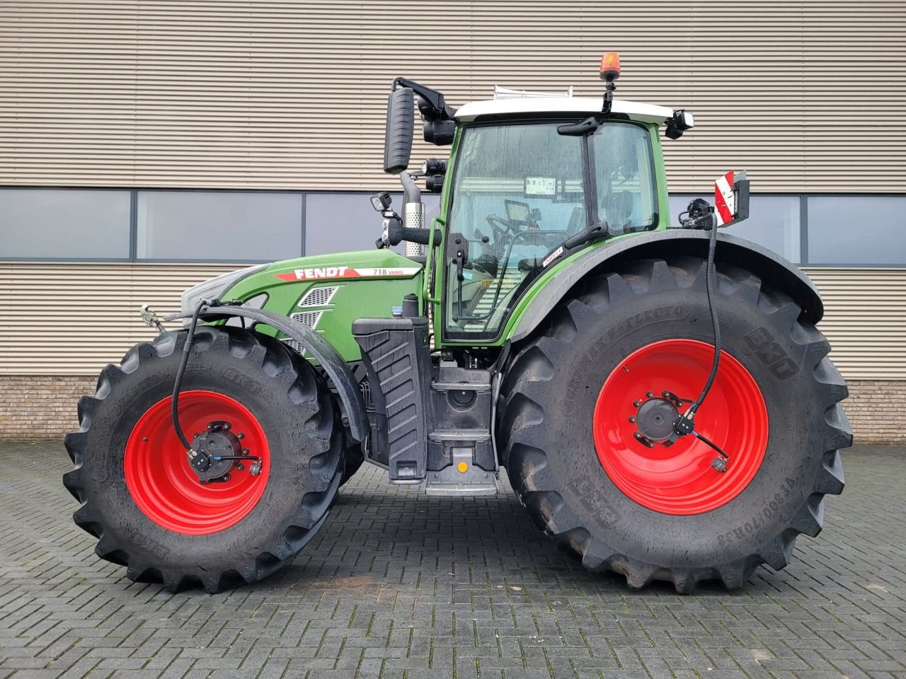 Traktor of the type Fendt 718 profi plus gen6 720/722/724, Gebrauchtmaschine in Houten (Picture 2)
