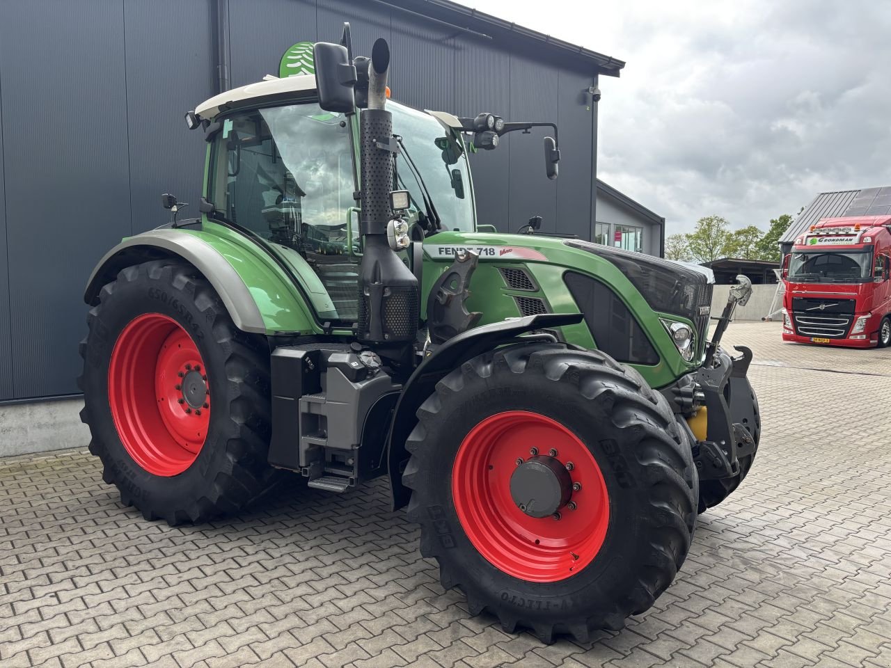 Traktor типа Fendt 718 Profi, Gebrauchtmaschine в Daarle (Фотография 4)
