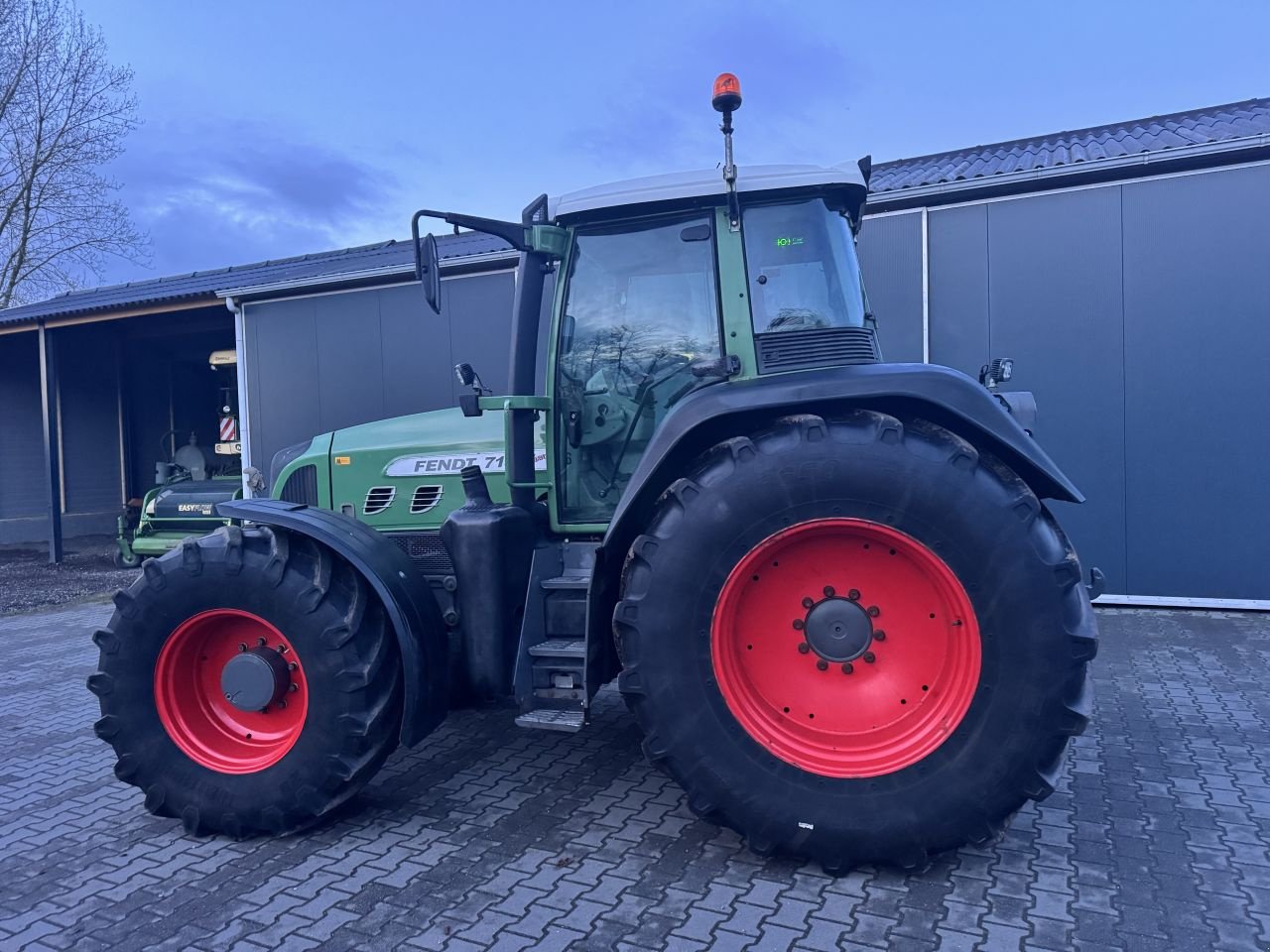 Traktor типа Fendt 718 Vario Com.3, Gebrauchtmaschine в Nieuw Heeten (Фотография 9)