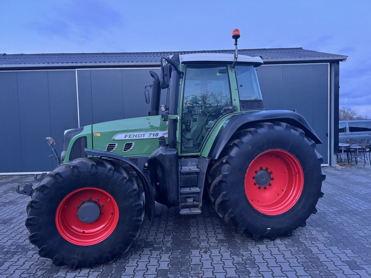 Traktor типа Fendt 718 Vario Com.3, Gebrauchtmaschine в Nieuw Heeten (Фотография 11)