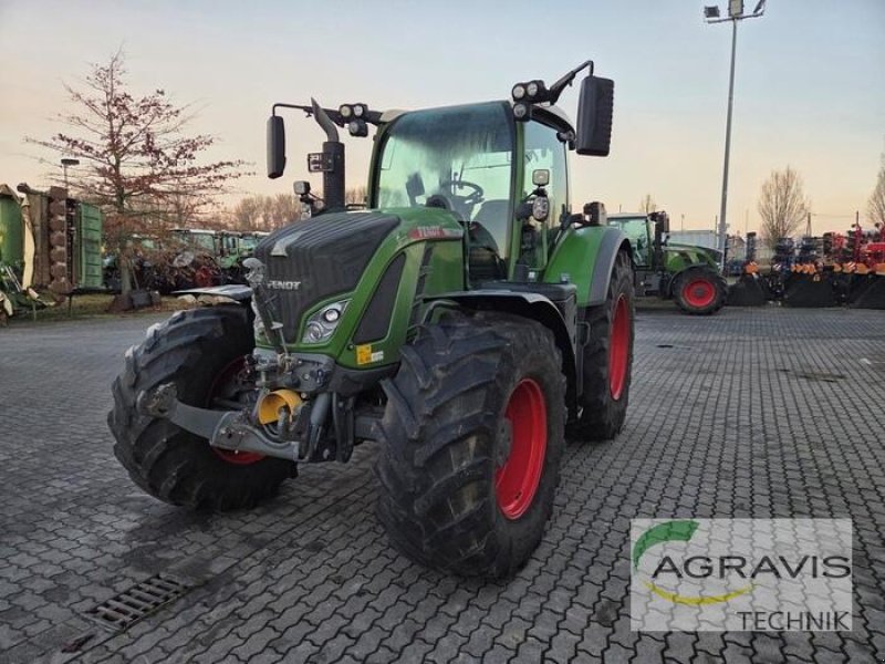 Traktor от тип Fendt 718 VARIO GEN-6, Gebrauchtmaschine в Calbe / Saale