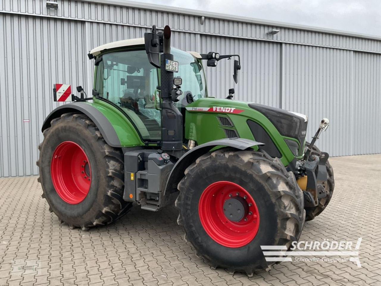 Traktor des Typs Fendt 718 VARIO GEN6 POWER PLUS, Gebrauchtmaschine in Holdorf (Bild 1)