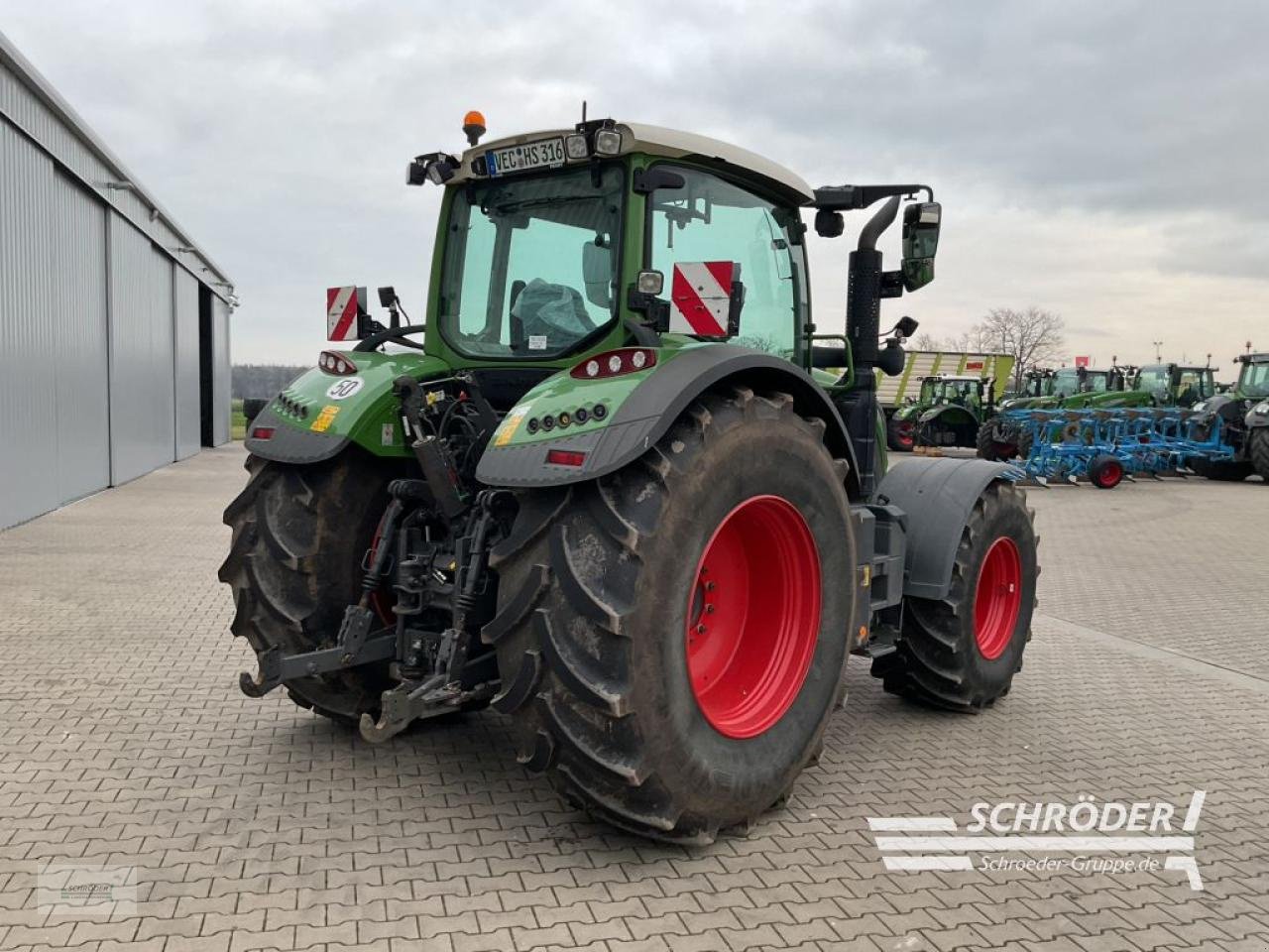 Traktor des Typs Fendt 718 VARIO GEN6 POWER PLUS, Gebrauchtmaschine in Holdorf (Bild 2)