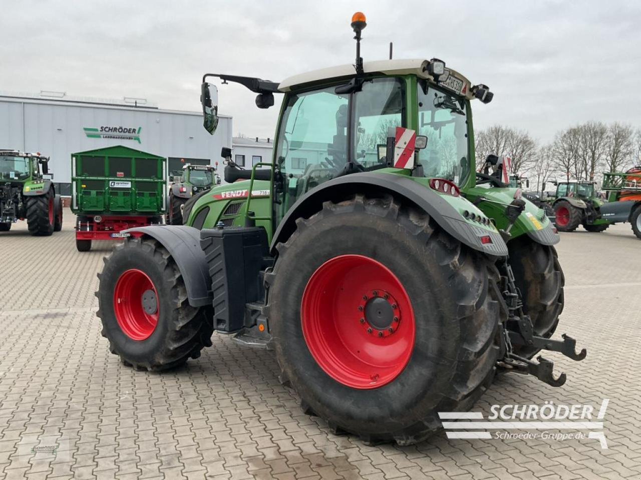 Traktor des Typs Fendt 718 VARIO GEN6 POWER PLUS, Gebrauchtmaschine in Holdorf (Bild 3)