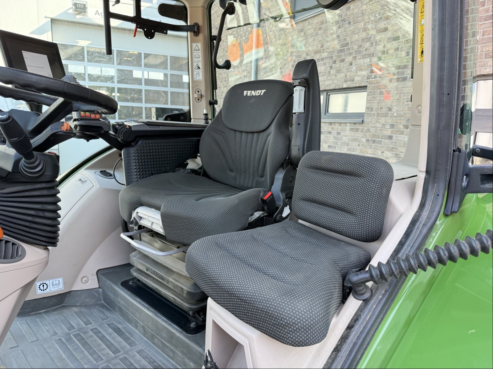 Traktor des Typs Fendt 718 Vario Gen6 PowerPlus, Gebrauchtmaschine in Bad Oldesloe (Bild 2)