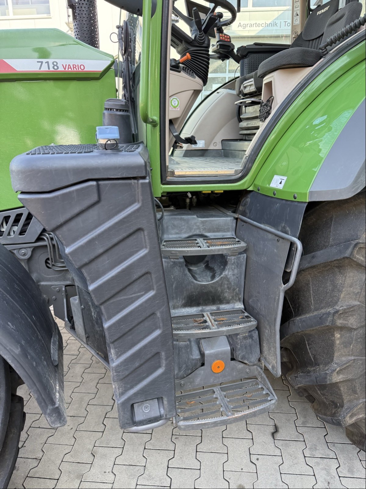 Traktor des Typs Fendt 718 Vario Gen6 PowerPlus, Gebrauchtmaschine in Bad Oldesloe (Bild 14)