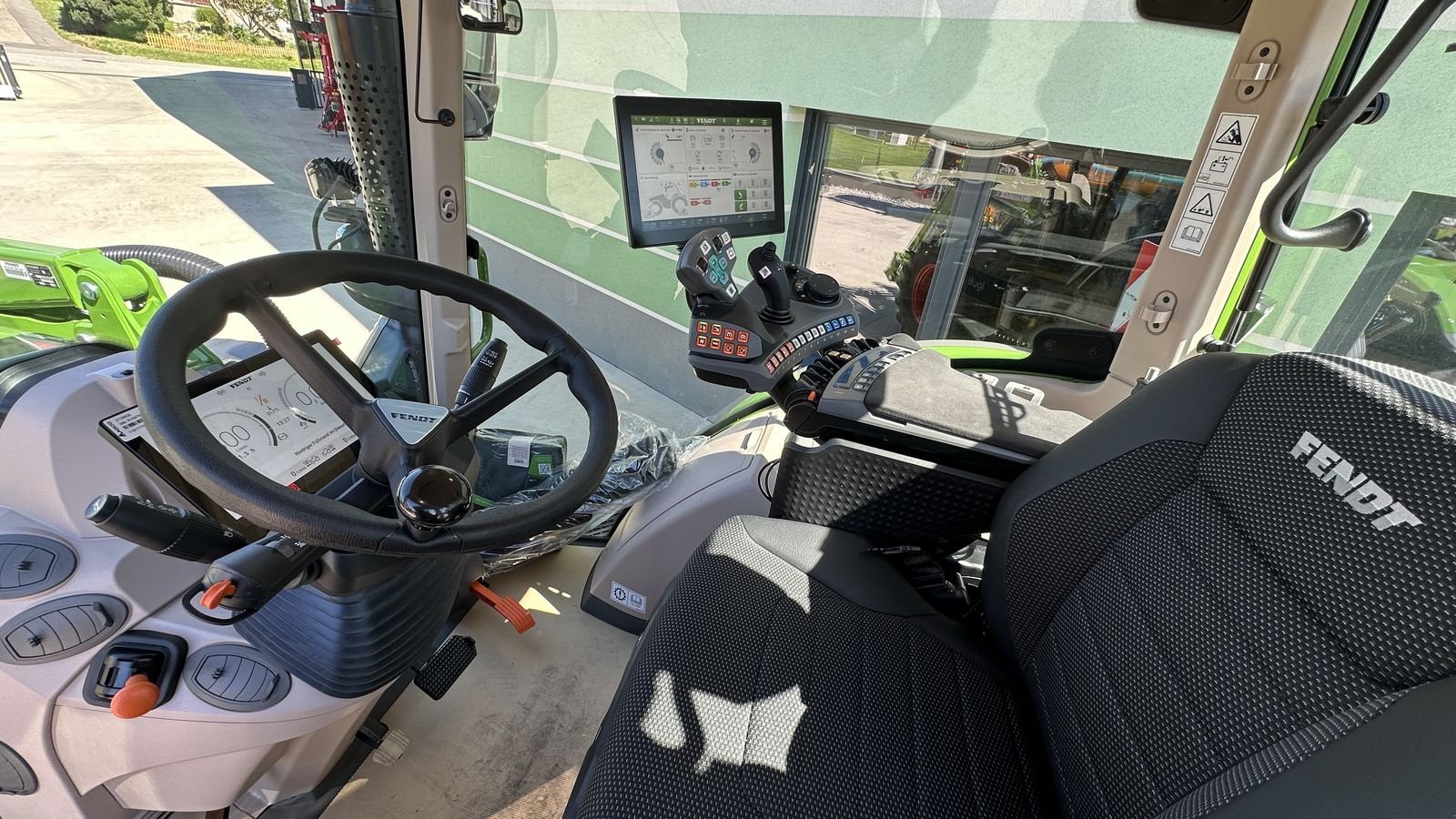 Traktor des Typs Fendt 718 Vario Gen6 Profi+, Gebrauchtmaschine in Hürm (Bild 15)