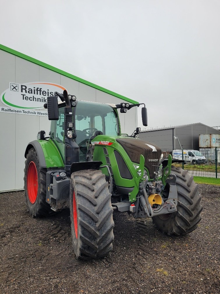 Traktor van het type Fendt 718 Vario Gen6 Profi+, Gebrauchtmaschine in Bevern (Foto 3)