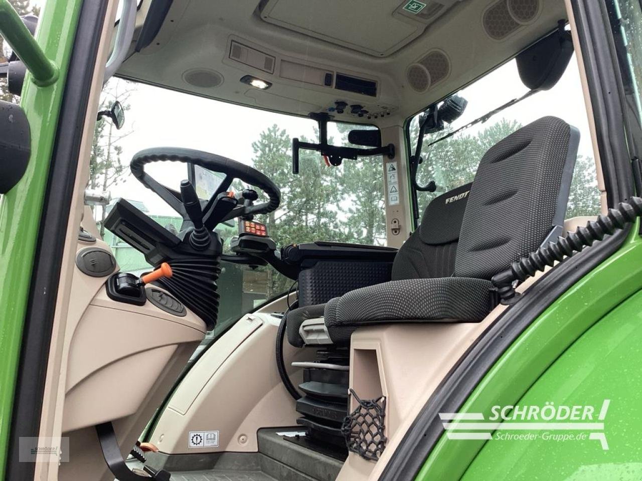 Traktor от тип Fendt 718 VARIO GEN6 PROFI PLUS, Gebrauchtmaschine в Wittmund (Снимка 11)