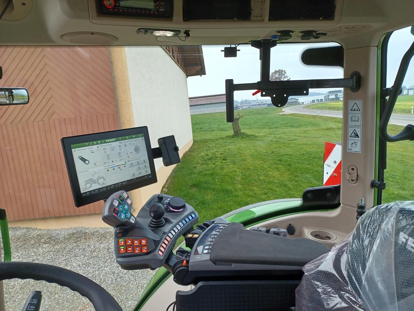 Traktor des Typs Fendt 718 Vario Power+, Neumaschine in Burgkirchen (Bild 9)