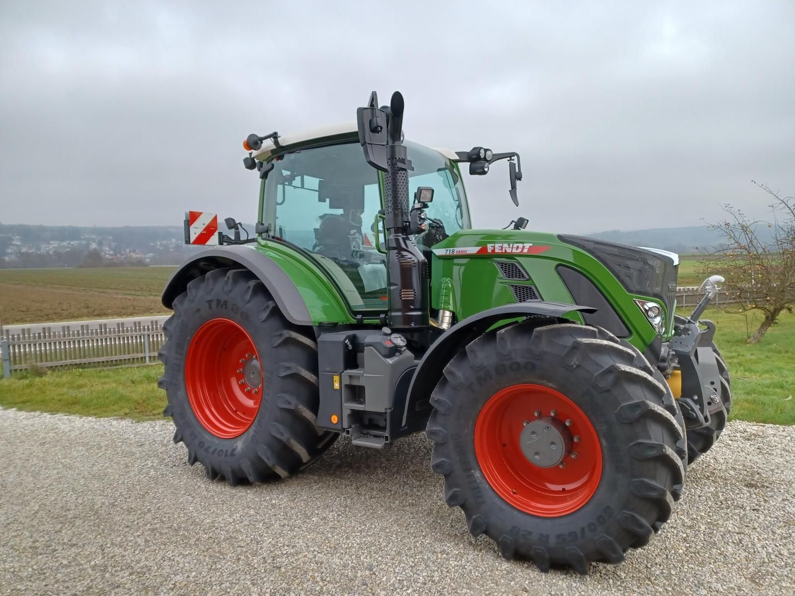 Traktor des Typs Fendt 718 Vario Power+, Neumaschine in Burgkirchen (Bild 3)