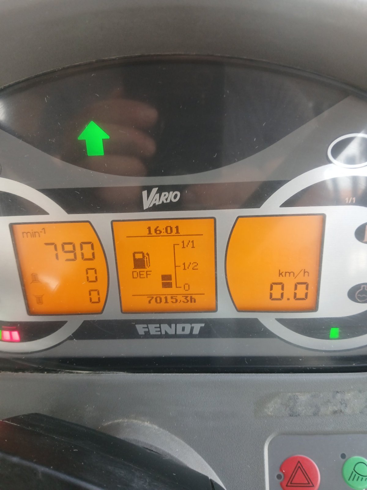 Traktor van het type Fendt 718 Vario PowerPlus, Gebrauchtmaschine in Mötzing (Foto 8)