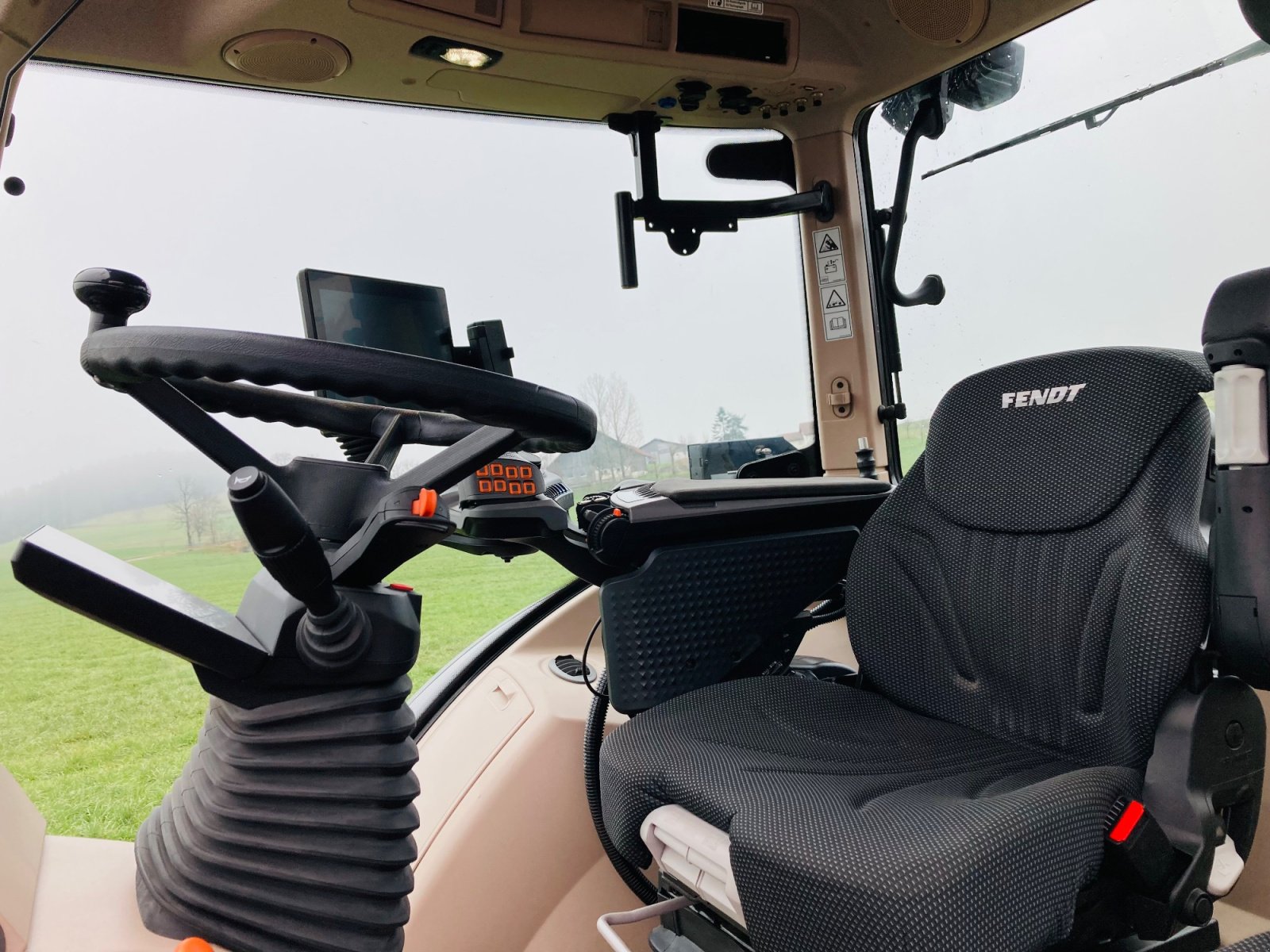 Traktor типа Fendt 718 Vario PowerPlus, Gebrauchtmaschine в Amtzell (Фотография 12)