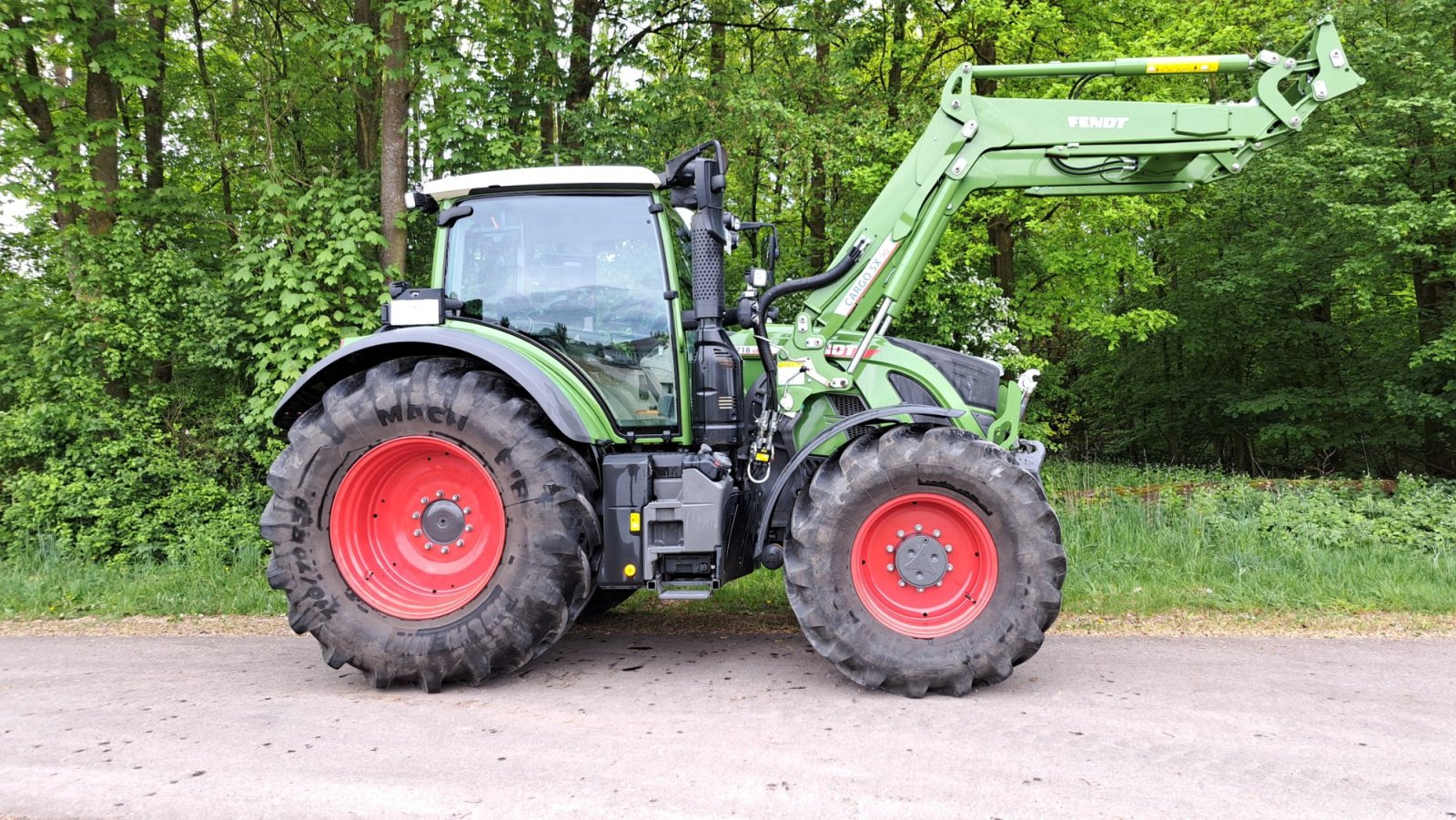 Traktor του τύπου Fendt 718 Vario PowerPlus, Gebrauchtmaschine σε Lauterbach (Φωτογραφία 2)
