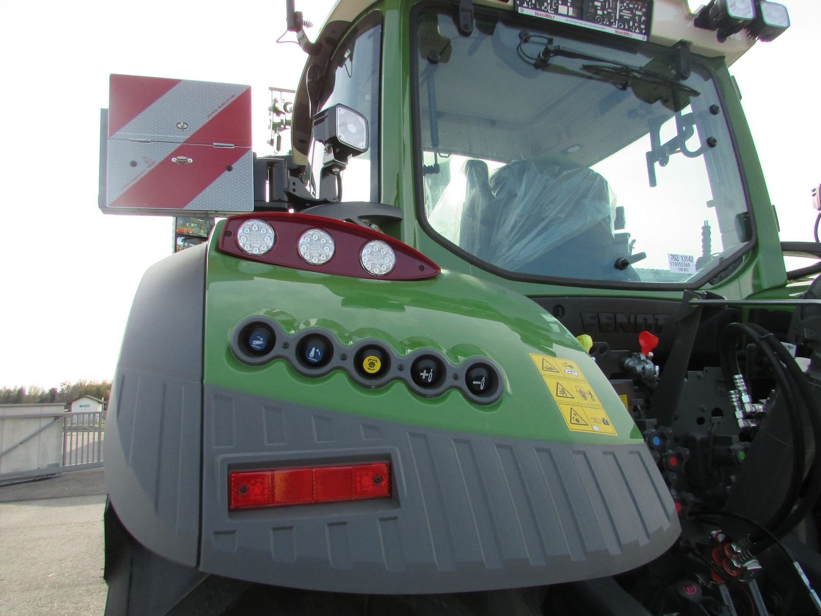 Traktor des Typs Fendt 718 Vario Profi+, Gebrauchtmaschine in Saxen (Bild 8)