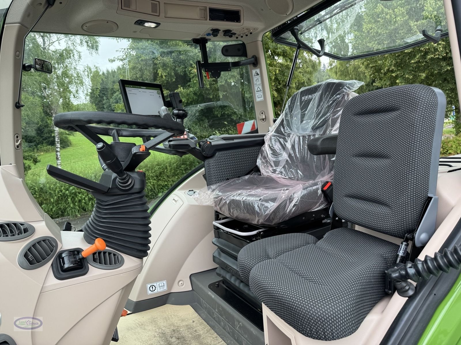 Traktor des Typs Fendt 718 Vario Profi+, Neumaschine in Münzkirchen (Bild 12)