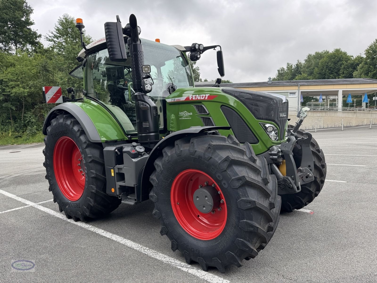 Traktor des Typs Fendt 718 Vario Profi+, Neumaschine in Münzkirchen (Bild 3)