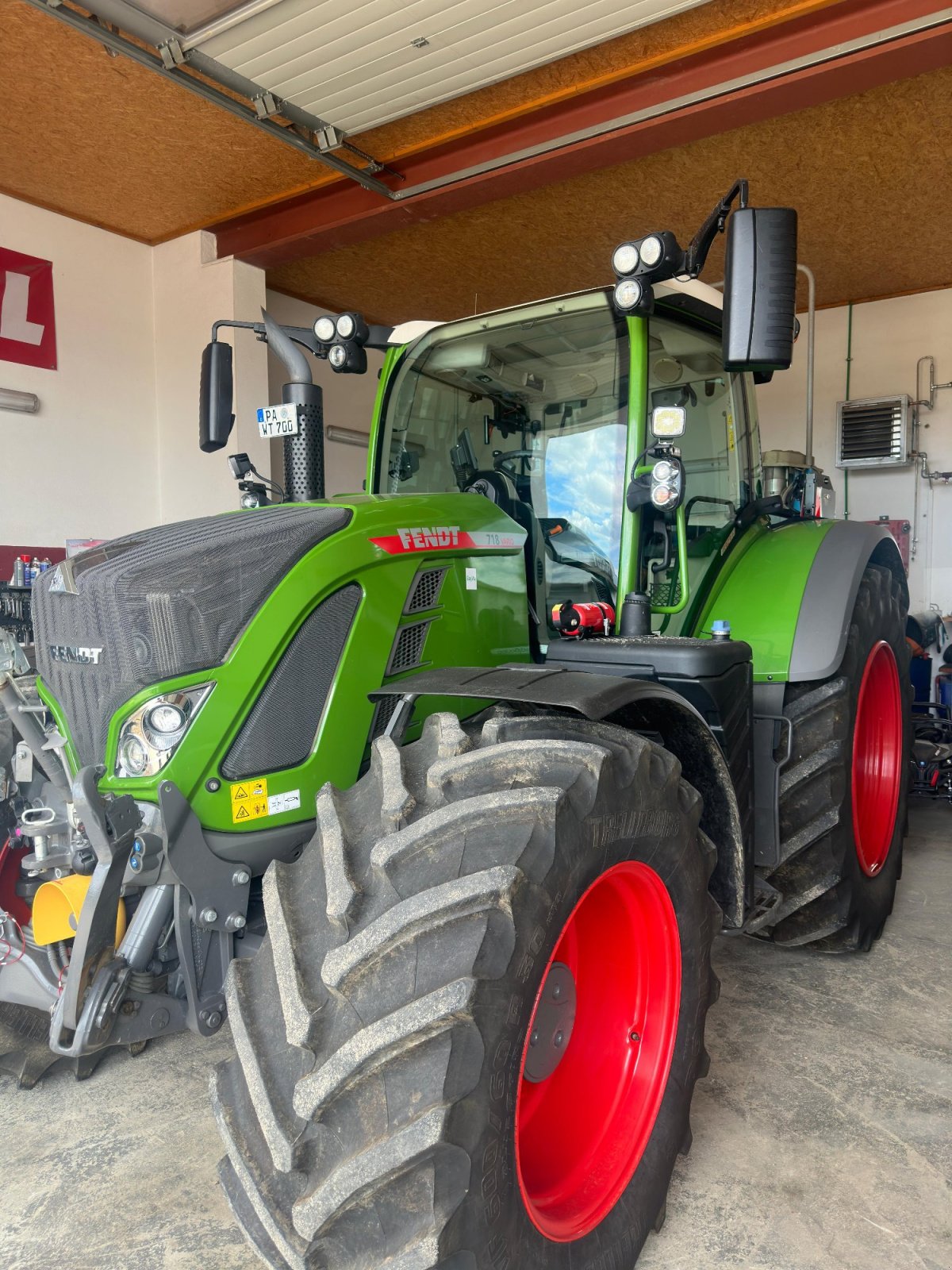 Traktor del tipo Fendt 718 Vario ProfiPlus, Gebrauchtmaschine In Hofkirchen (Immagine 1)