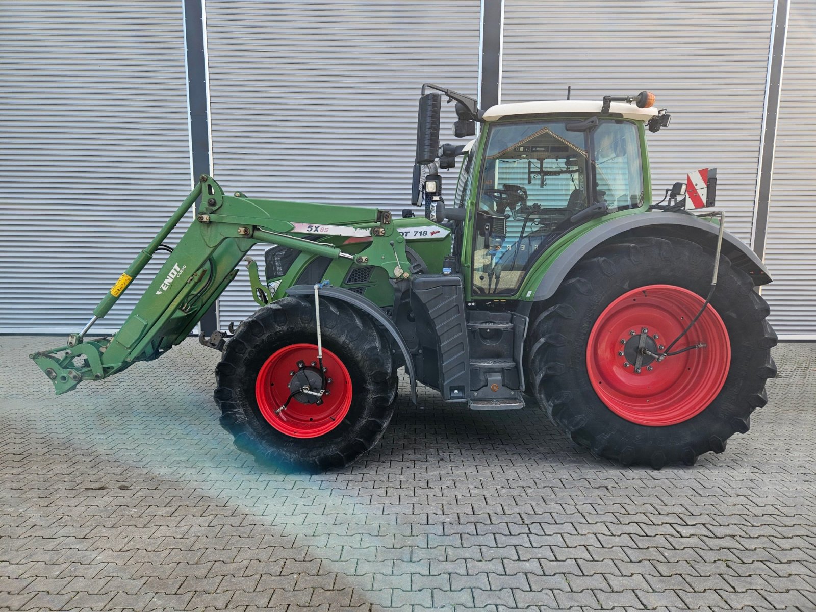 Traktor des Typs Fendt 718 Vario ProfiPlus, Gebrauchtmaschine in Fürstenzell (Bild 1)