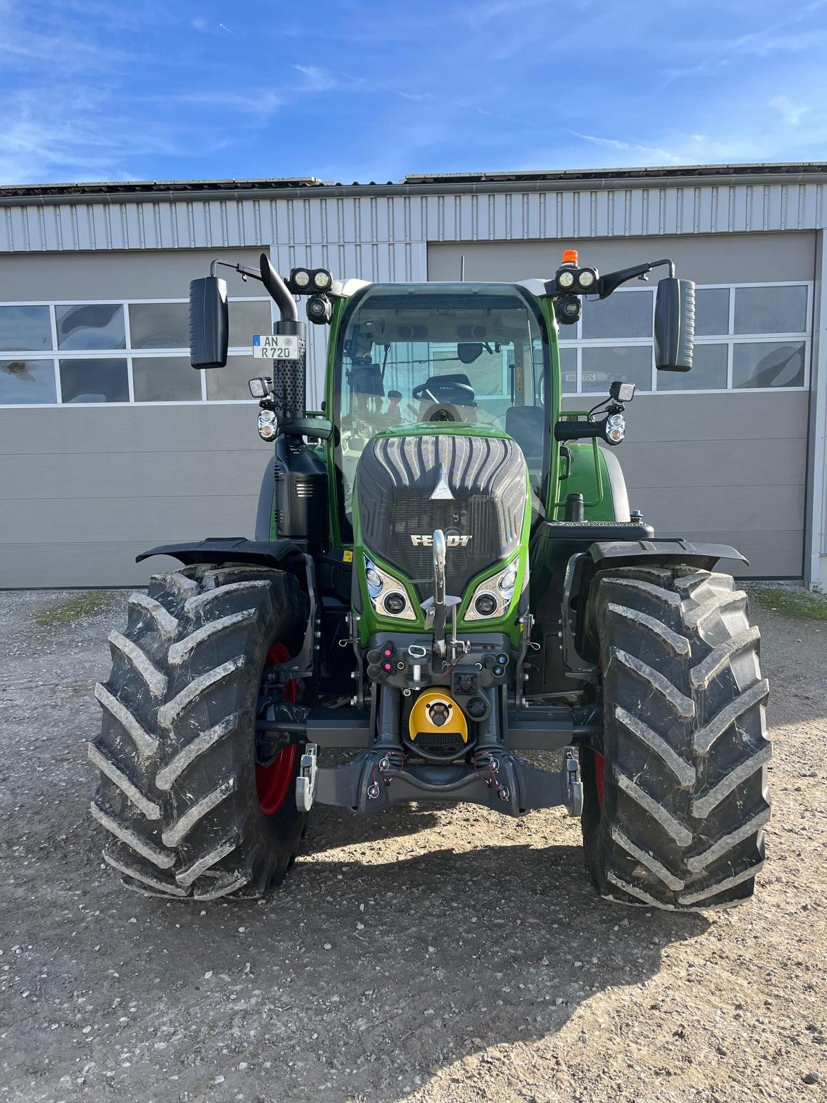Traktor типа Fendt 718 Vario ProfiPlus, Gebrauchtmaschine в Ansbach (Фотография 1)