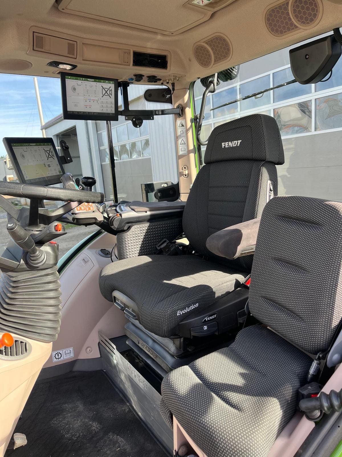 Traktor typu Fendt 718 Vario ProfiPlus, Gebrauchtmaschine v Ansbach (Obrázek 2)