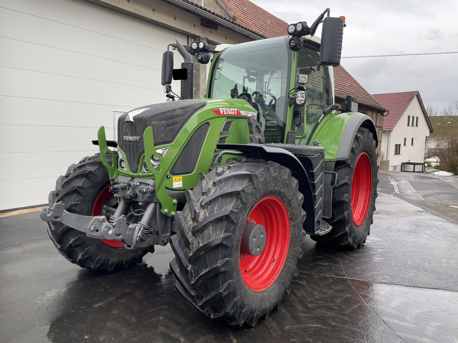 Traktor tip Fendt 718 Vario ProfiPlus, Gebrauchtmaschine in Bütthard-Gützingen (Poză 3)