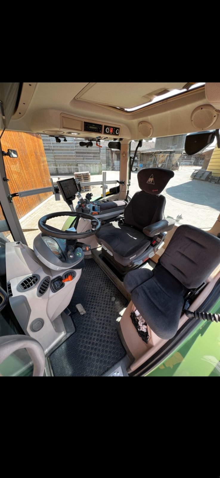Traktor от тип Fendt 718 Vario ProfiPlus, Gebrauchtmaschine в Wendlingen (Снимка 3)