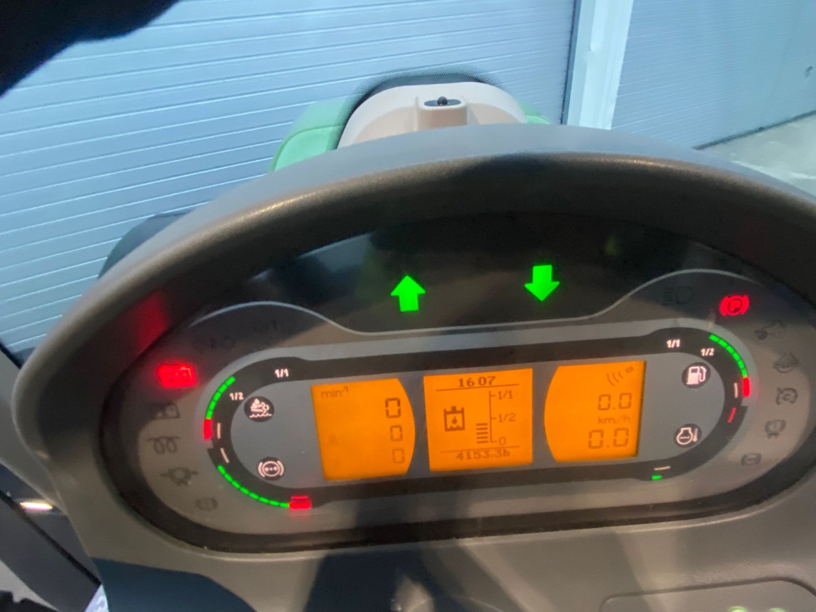 Traktor типа Fendt 718 Vario ProfiPlus, Gebrauchtmaschine в Ramsthal (Фотография 4)