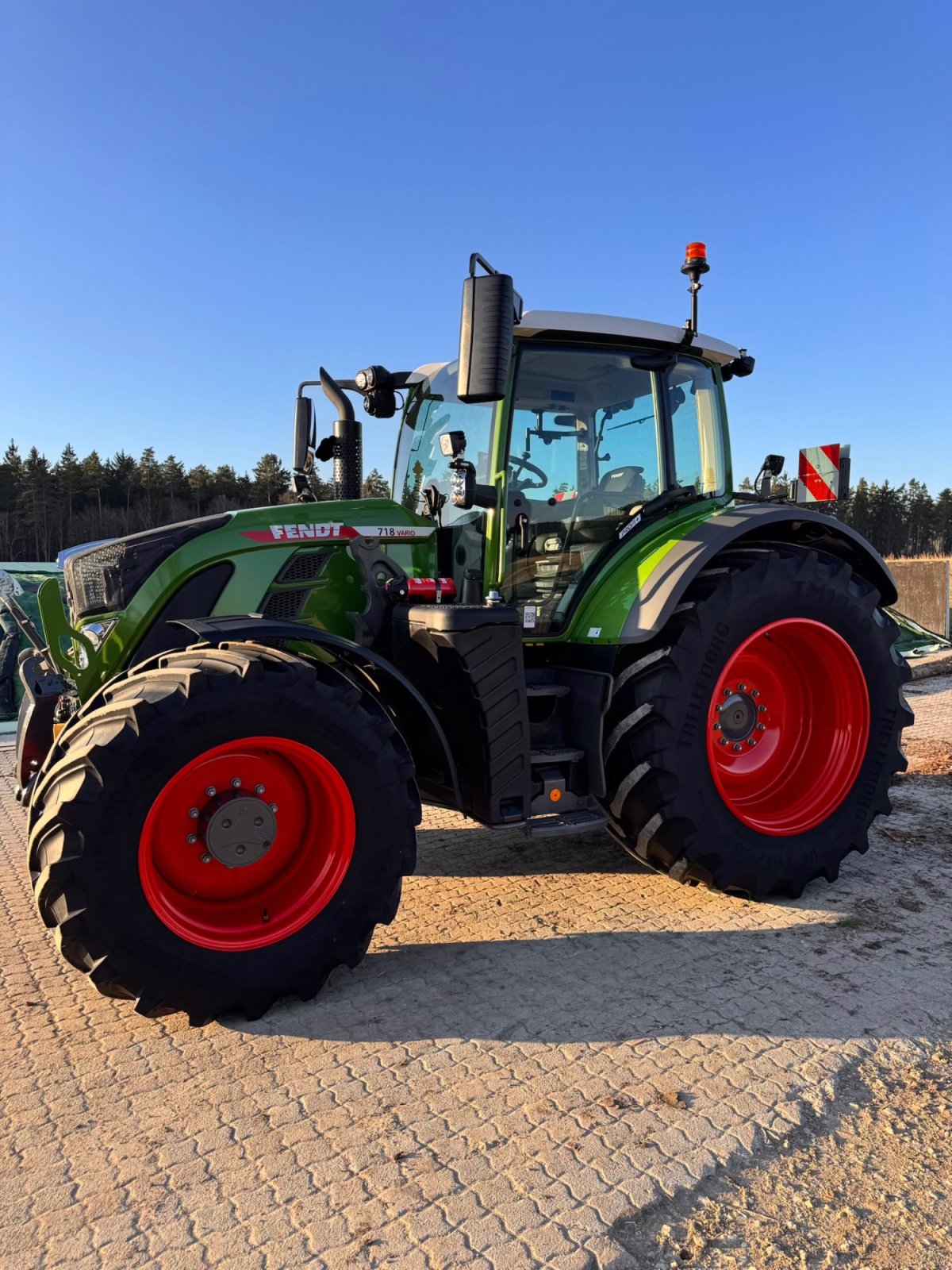 Traktor от тип Fendt 718 Vario ProfiPlus, Gebrauchtmaschine в Kastl (Снимка 2)