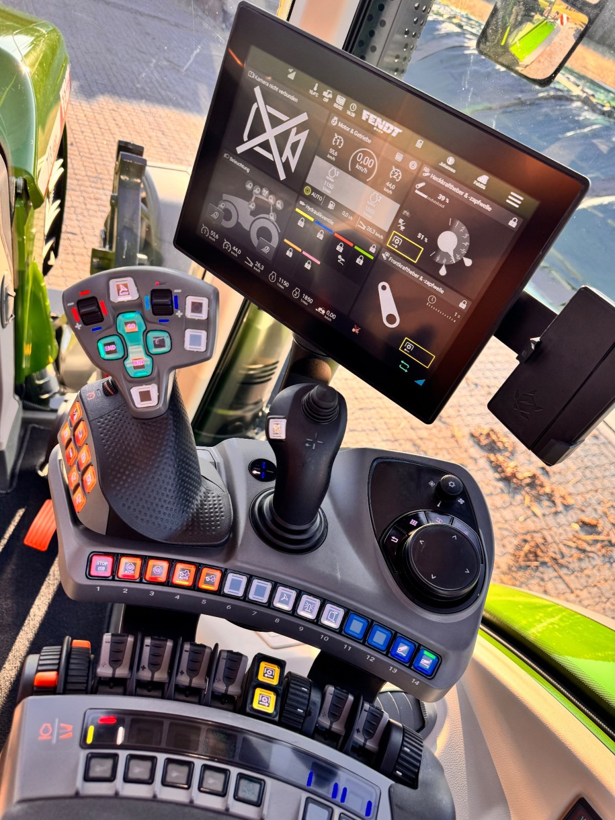 Traktor от тип Fendt 718 Vario ProfiPlus, Gebrauchtmaschine в Kastl (Снимка 13)