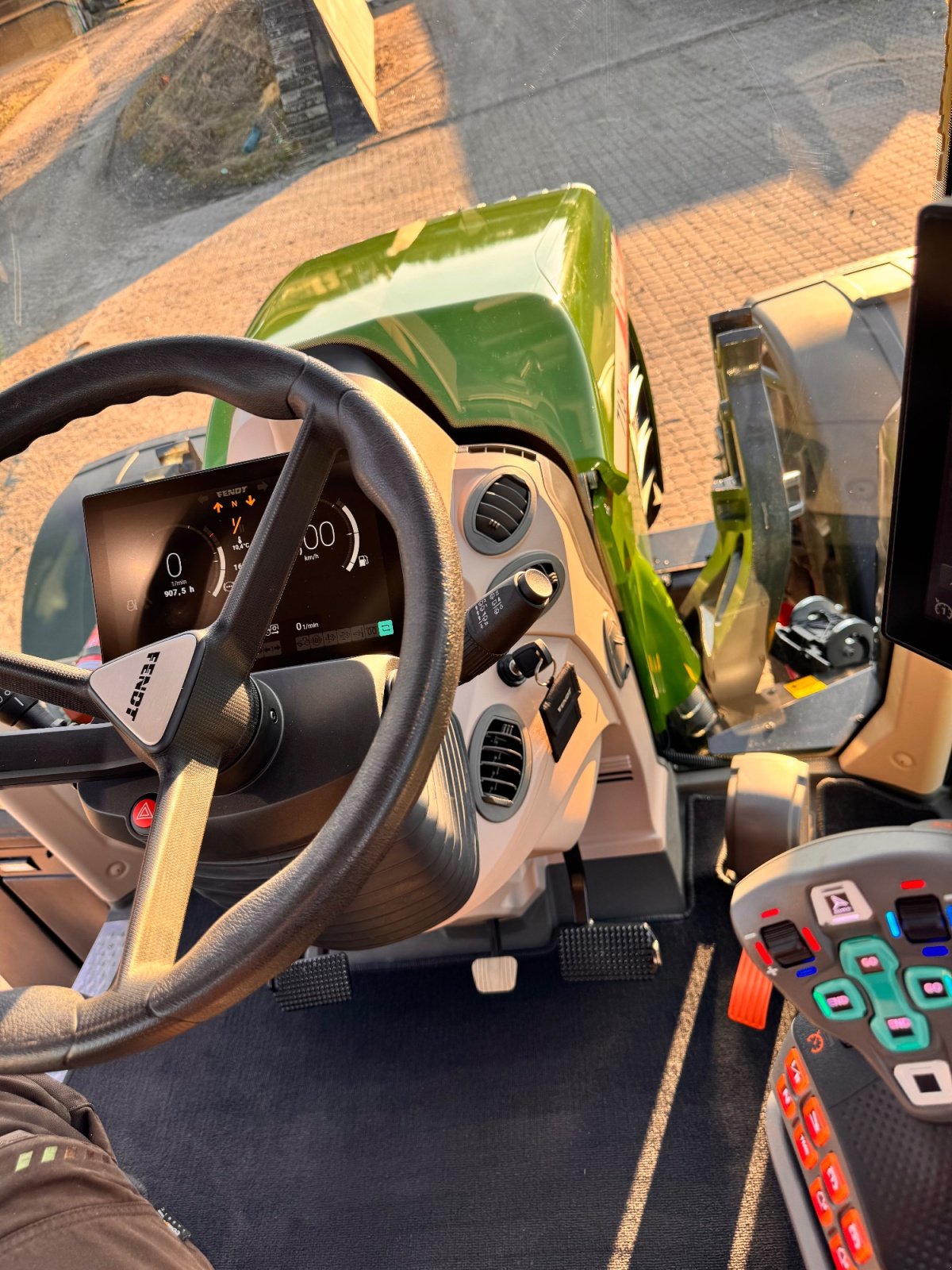 Traktor от тип Fendt 718 Vario ProfiPlus, Gebrauchtmaschine в Kastl (Снимка 16)