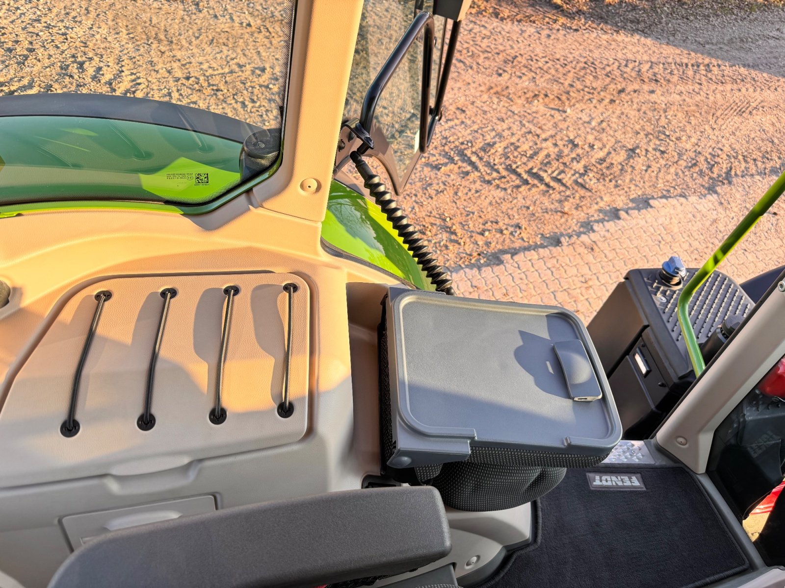 Traktor от тип Fendt 718 Vario ProfiPlus, Gebrauchtmaschine в Kastl (Снимка 19)