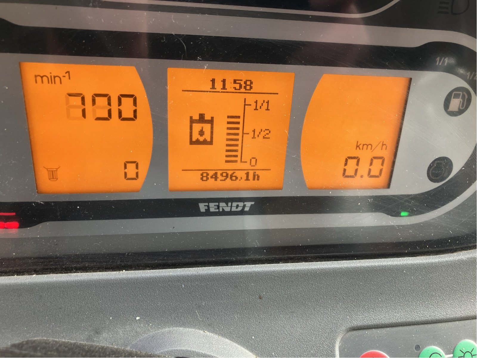 Traktor des Typs Fendt 718 Vario S4 Power, Gebrauchtmaschine in Hillerse (Bild 12)