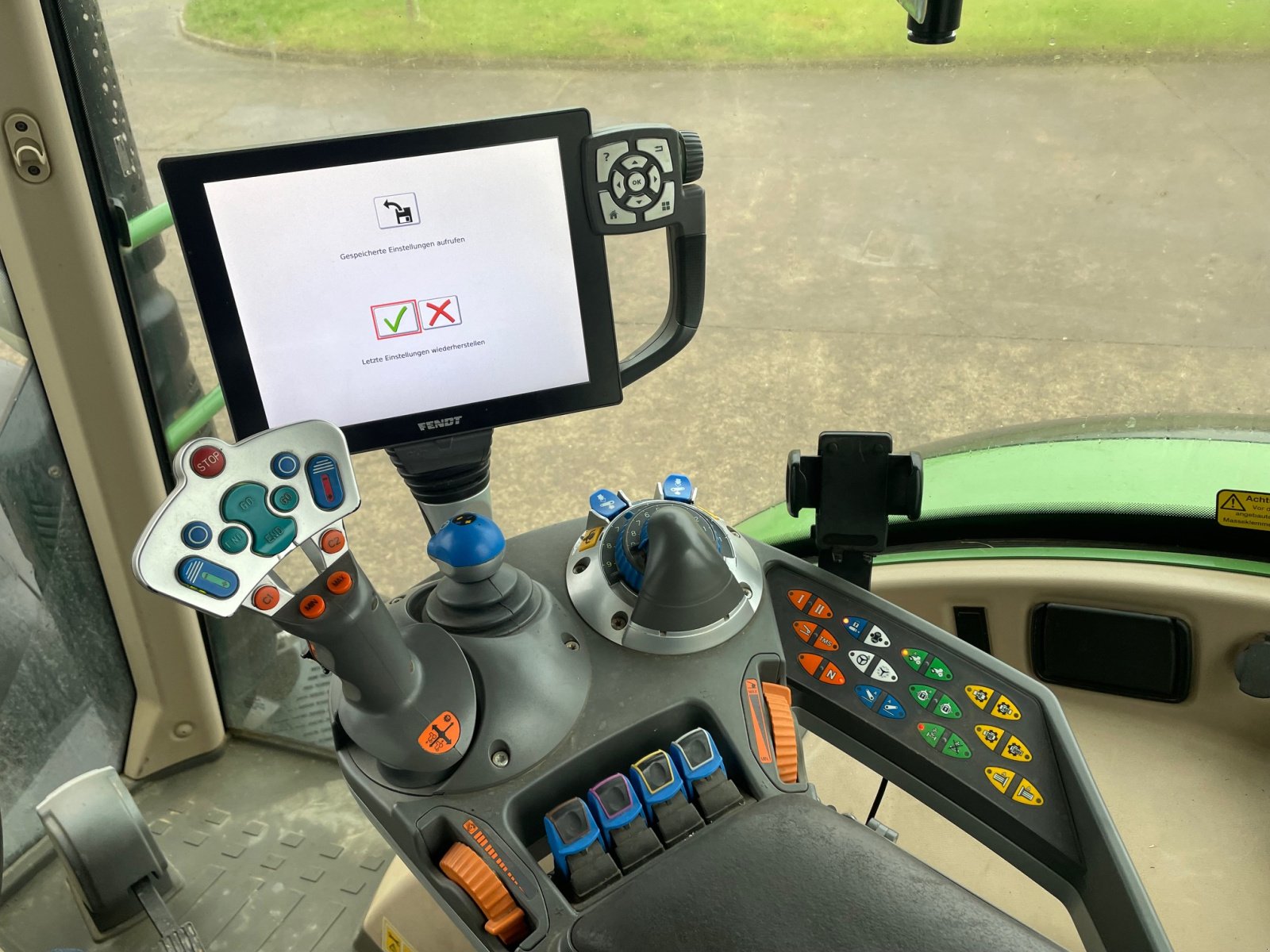 Traktor типа Fendt 718 Vario S4 Profi+, Gebrauchtmaschine в Ebeleben (Фотография 6)