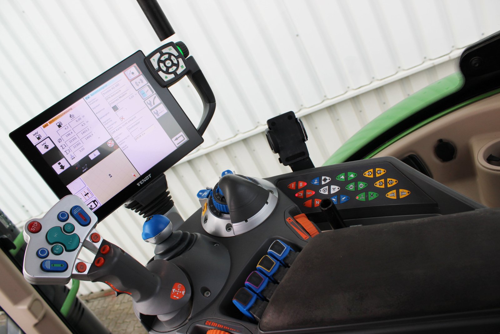 Traktor typu Fendt 718 Vario S4 Profi+, Gebrauchtmaschine w Holle- Grasdorf (Zdjęcie 18)