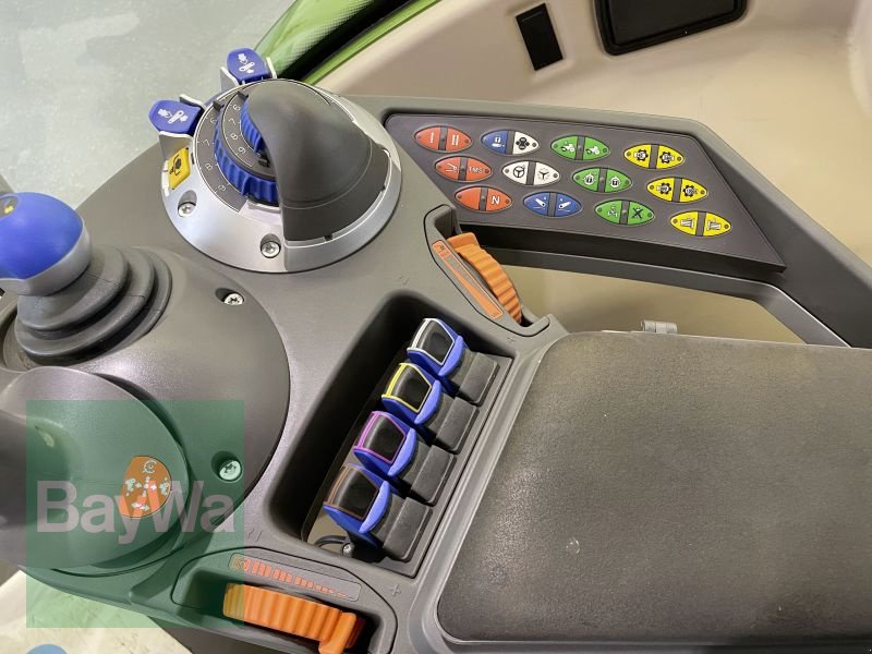 Traktor des Typs Fendt 718 VARIO S4 PROFI PLUS, Gebrauchtmaschine in Bamberg (Bild 18)