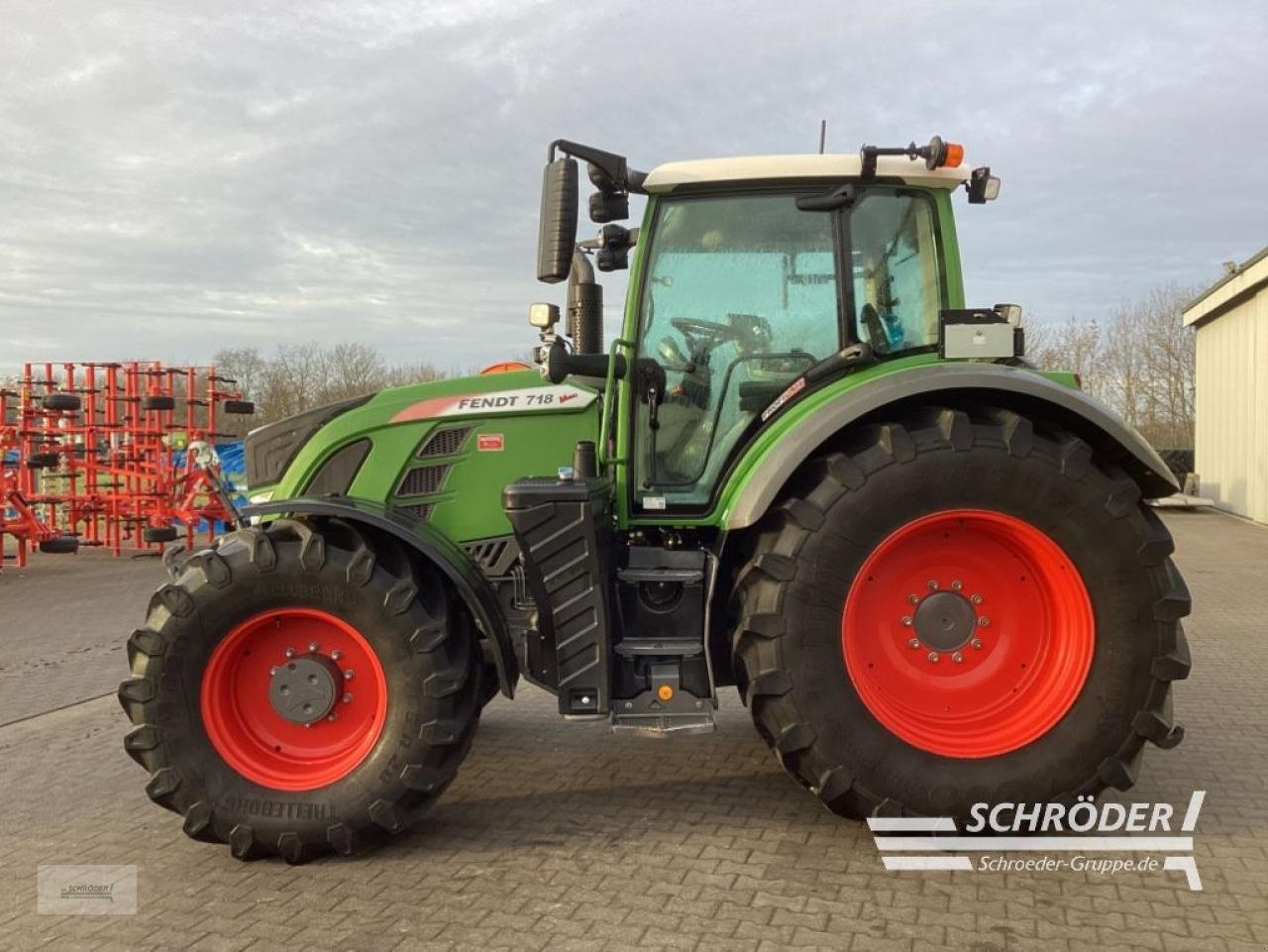 Traktor des Typs Fendt 718 VARIO S4 PROFI PLUS, Gebrauchtmaschine in Schwarmstedt (Bild 5)