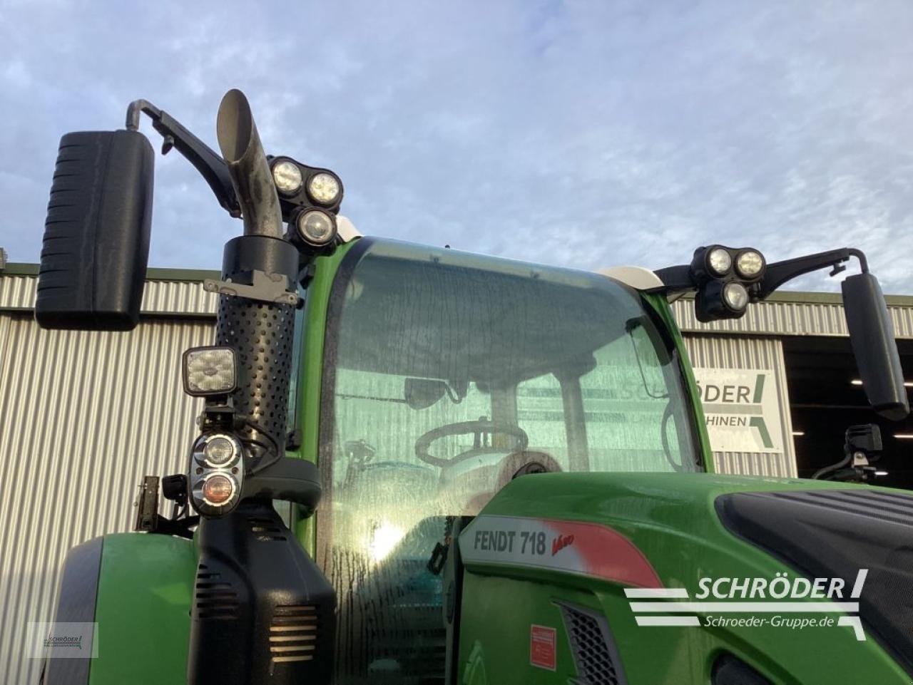 Traktor des Typs Fendt 718 VARIO S4 PROFI PLUS, Gebrauchtmaschine in Schwarmstedt (Bild 10)