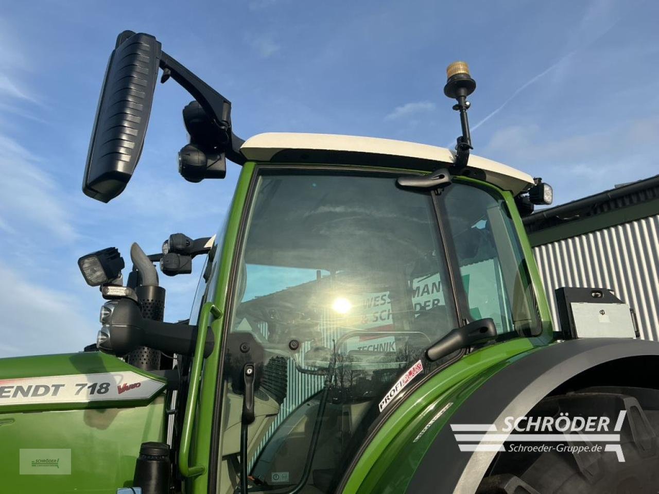 Traktor a típus Fendt 718 VARIO S4 PROFI PLUS, Gebrauchtmaschine ekkor: Lastrup (Kép 18)
