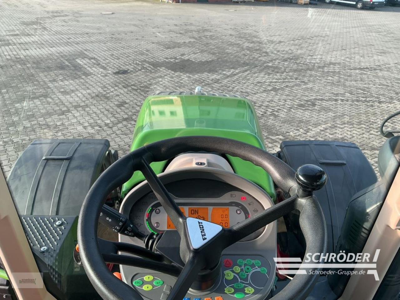 Traktor a típus Fendt 718 VARIO S4 PROFI PLUS, Gebrauchtmaschine ekkor: Lastrup (Kép 21)