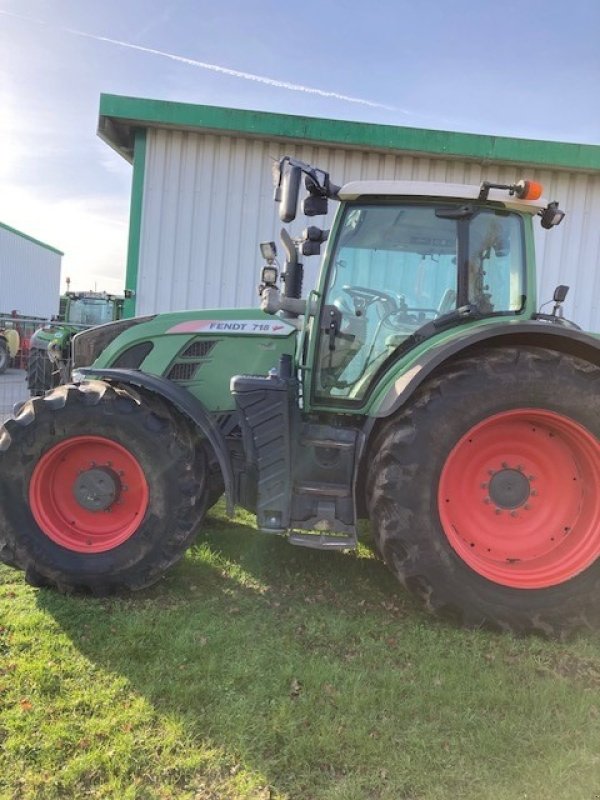 Traktor des Typs Fendt 718 Vario S4 Profi, Gebrauchtmaschine in Gnutz (Bild 4)