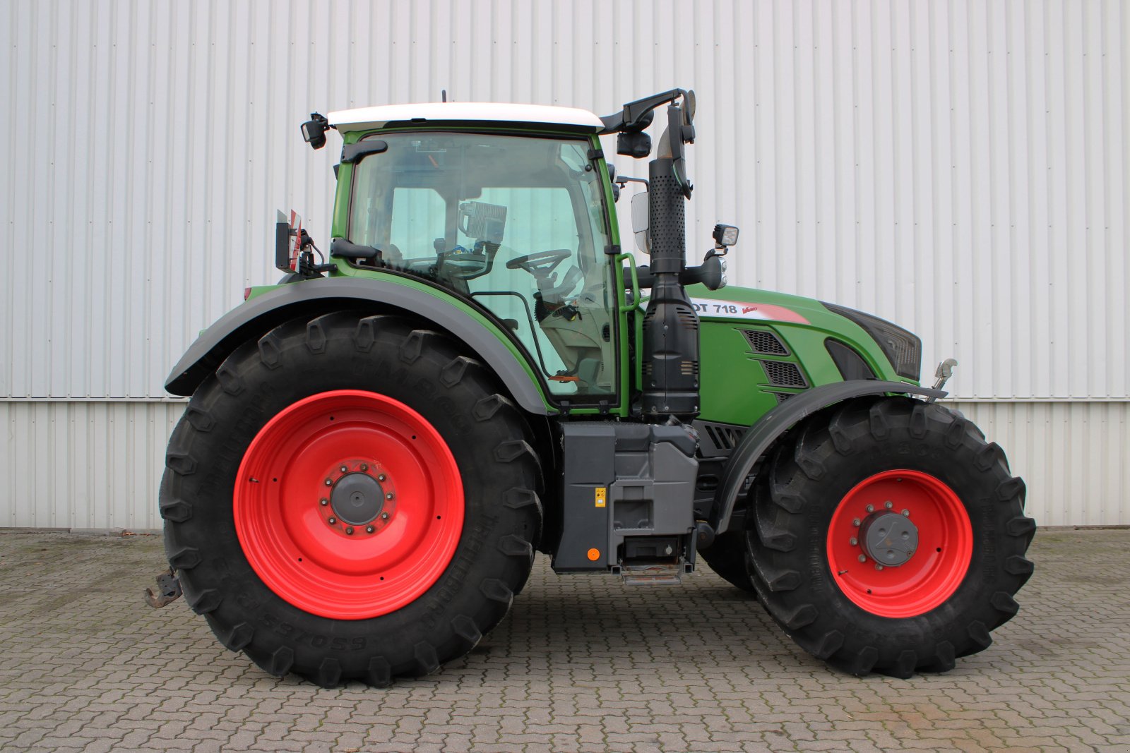 Traktor des Typs Fendt 718 Vario S4 ProfiPlus, Gebrauchtmaschine in Holle- Grasdorf (Bild 2)