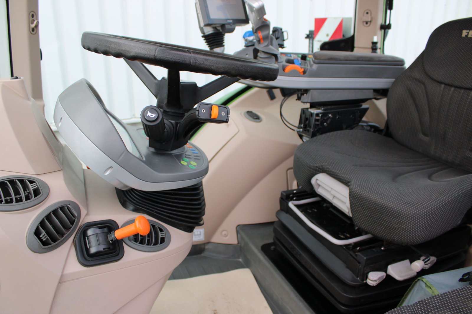 Traktor des Typs Fendt 718 Vario S4 ProfiPlus, Gebrauchtmaschine in Holle- Grasdorf (Bild 15)