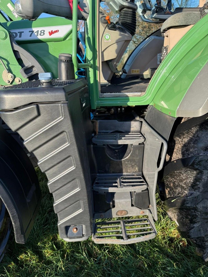 Traktor des Typs Fendt 718 Vario SCR, Gebrauchtmaschine in Bad Oldesloe (Bild 16)