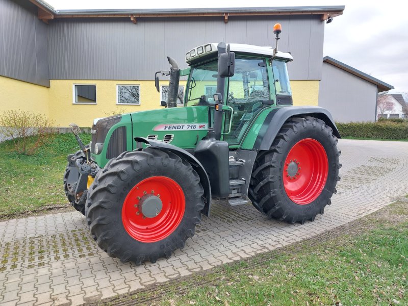 Traktor des Typs Fendt 718 Vario TMS 818 820 Frontapfwelle sehr gepflegt, Gebrauchtmaschine in Tirschenreuth (Bild 1)
