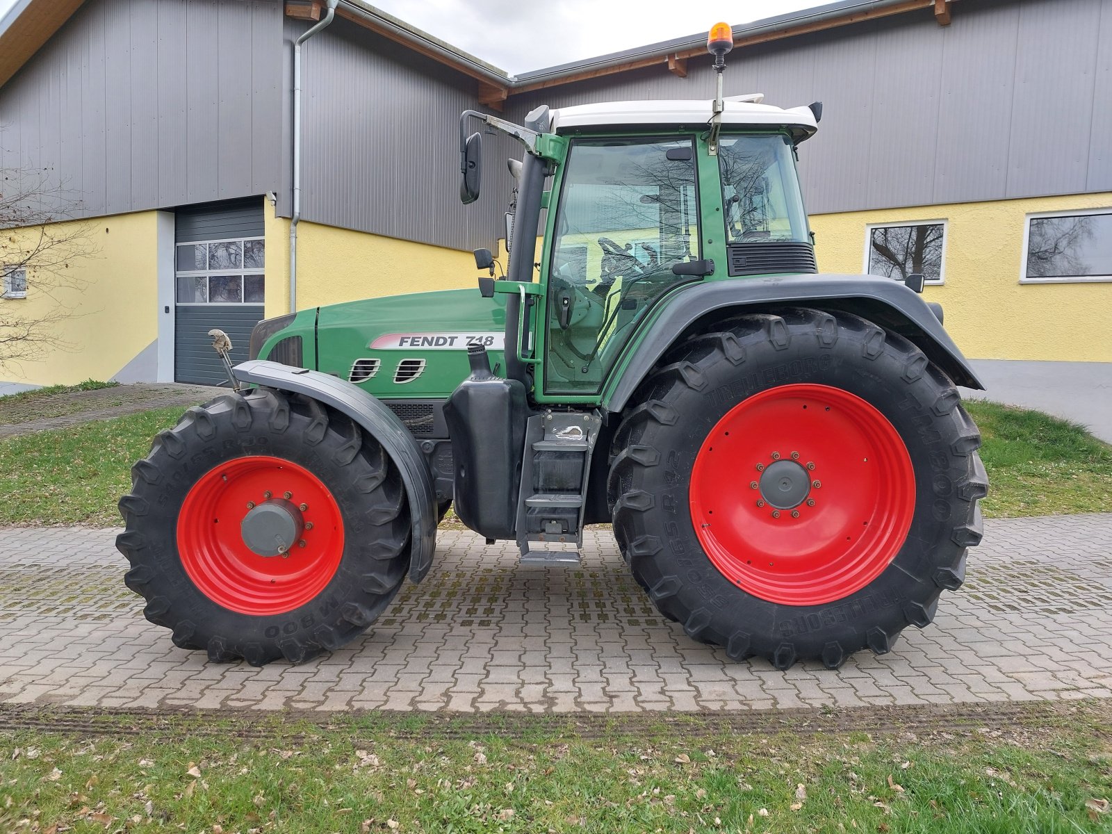 Traktor des Typs Fendt 718 Vario TMS 818 820 Frontapfwelle sehr gepflegt, Gebrauchtmaschine in Tirschenreuth (Bild 2)