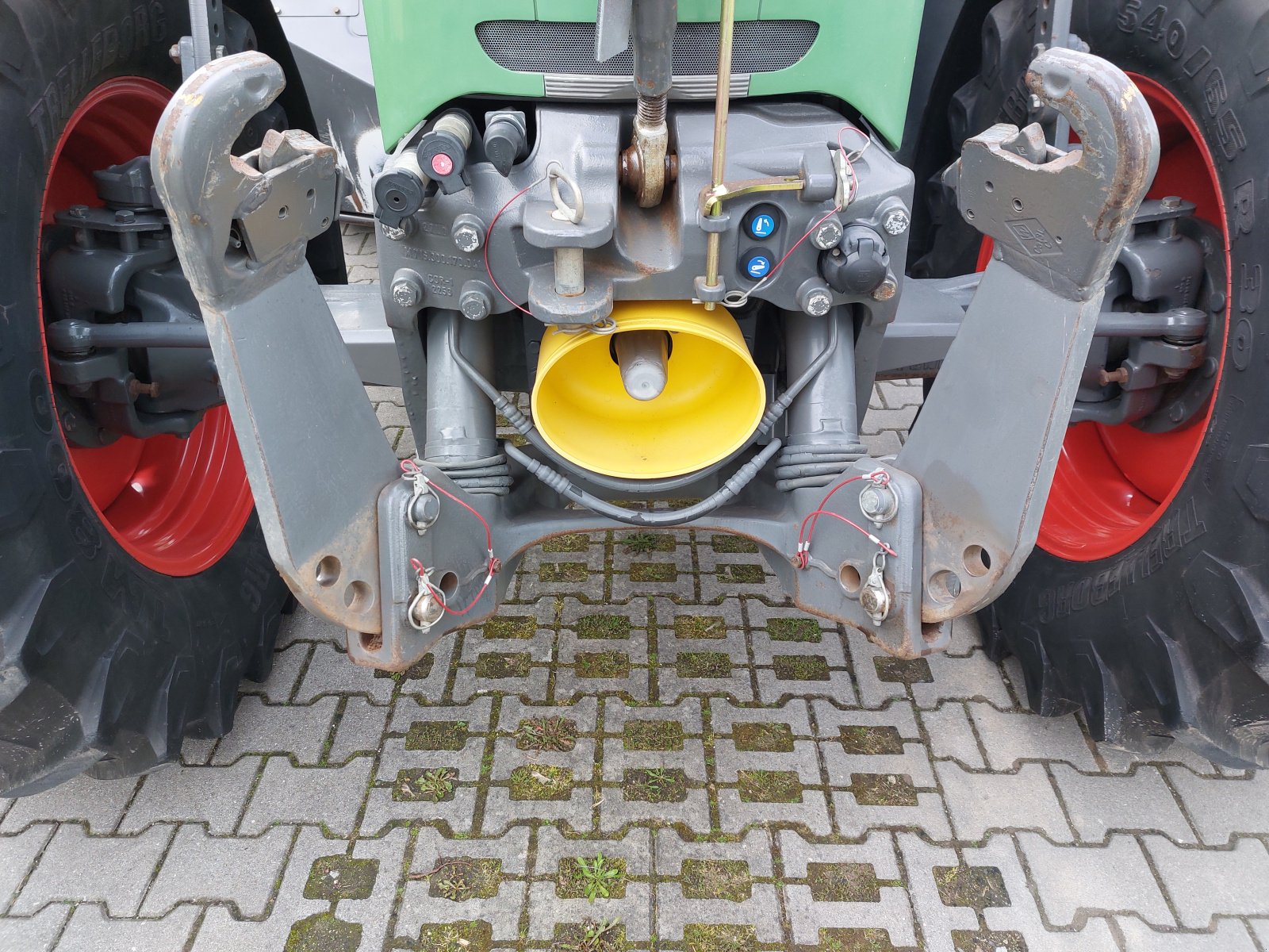 Traktor des Typs Fendt 718 Vario TMS 818 820 Frontapfwelle sehr gepflegt, Gebrauchtmaschine in Tirschenreuth (Bild 24)
