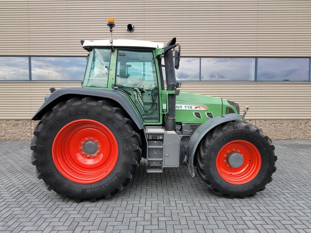 Traktor of the type Fendt 718 vario tms com3, Gebrauchtmaschine in Houten (Picture 7)